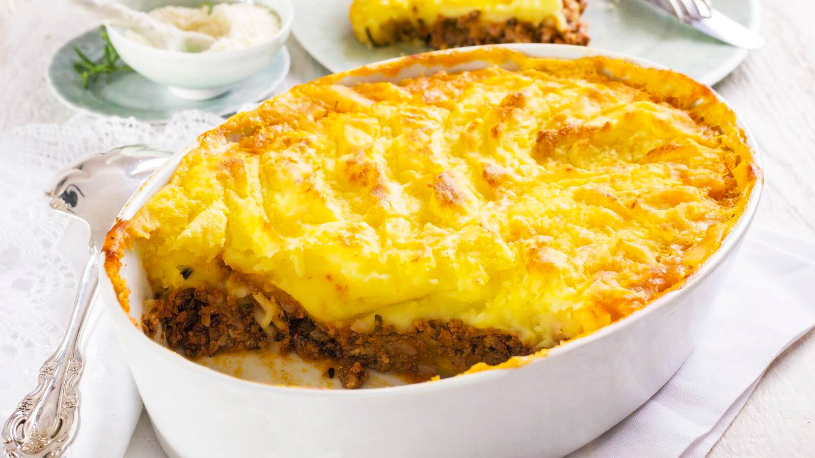 Shepherds Pie Recipe with Lamb or Beef and Cheddar Mash – Sensarte Cookware